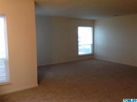 161 W Glendale, Lemoore, CA 93245 photo 7
