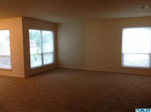 161 W Glendale, Lemoore, CA 93245 photo 9