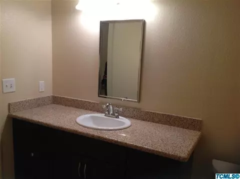 161 W Glendale, Lemoore, CA 93245 photo 14