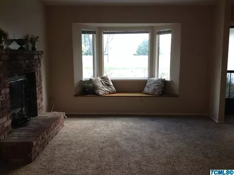 1716 E Beech Ave, Visalia, CA 93292 photo 2