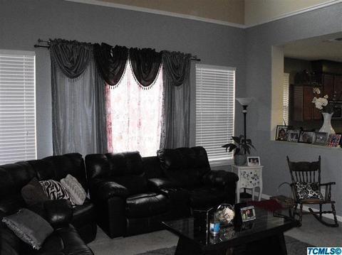 1136 Aster Ct, Dinuba, CA 93618 photo 9