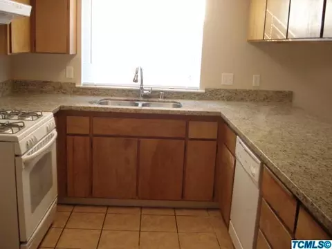 2552 Nectarine St, Selma, CA 93662 photo 5
