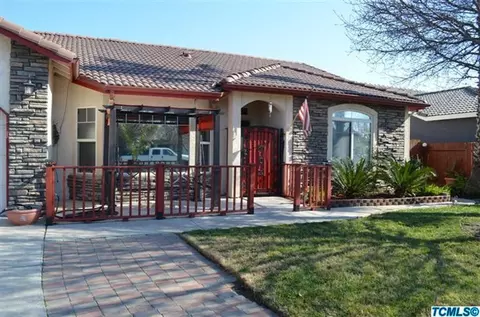 1190 Pine Dr, Lemoore, CA 93245 photo 4