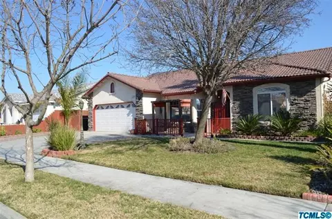 1190 Pine Dr, Lemoore, CA 93245 photo 2