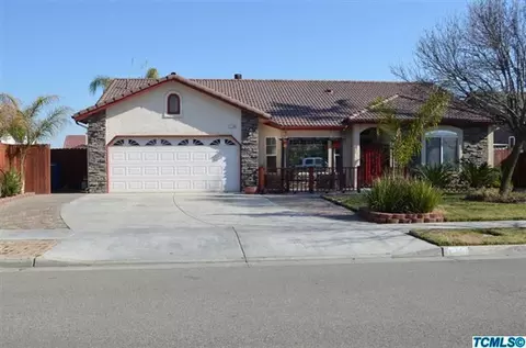 1190 Pine Dr, Lemoore, CA 93245 photo 3