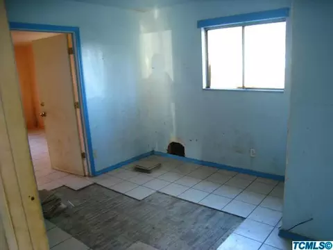 642 E Douglas Ave, Visalia, CA 93292 photo 15