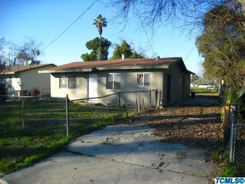 642 E Douglas Ave, Visalia, CA 93292 photo 1