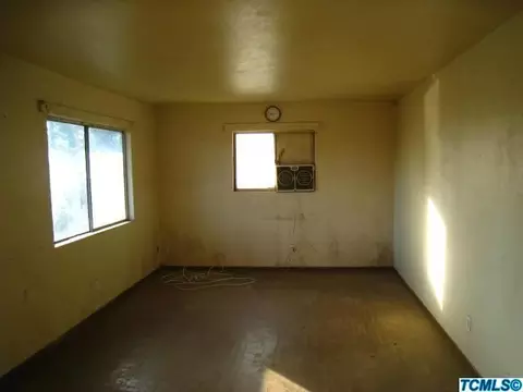642 E Douglas Ave, Visalia, CA 93292 photo 5