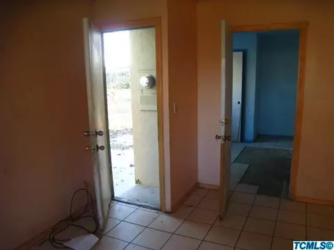642 E Douglas Ave, Visalia, CA 93292 photo 12