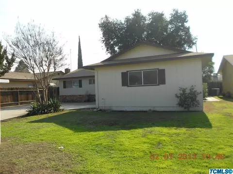 541 E Myrtle Ave, Visalia, CA 93292 photo 2