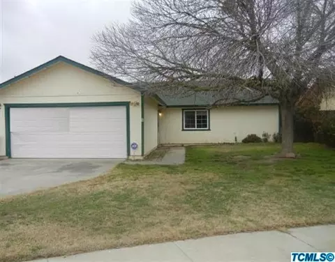 1215 Myrtle Ct, Lemoore, CA 93245 photo 1