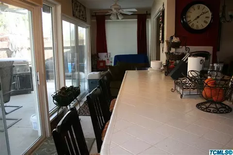 3616 W Iris Ave, Visalia, CA 93277 photo 4