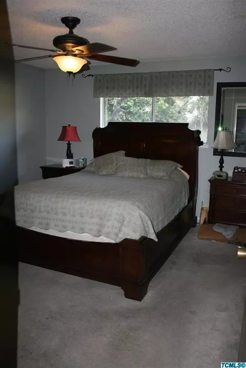 3616 W Iris Ave, Visalia, CA 93277 photo 8