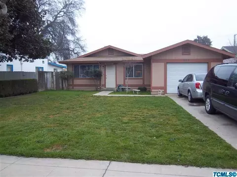 653 E Inyo Ave, Tulare, CA 93274 photo 2