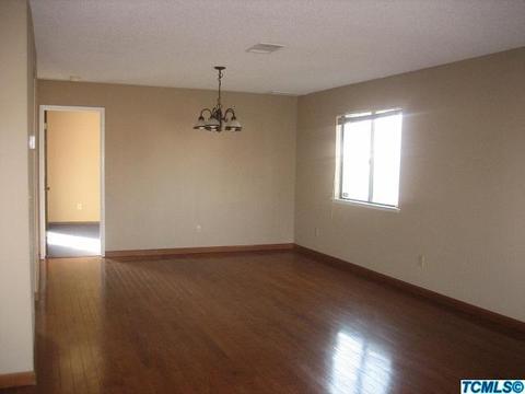 929 Cedar Ln, Lemoore, CA 93245 photo 6
