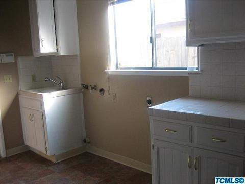 929 Cedar Ln, Lemoore, CA 93245 photo 9