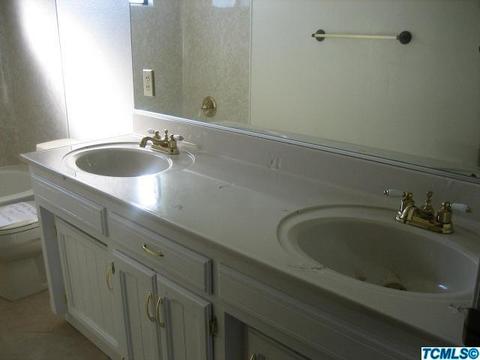 929 Cedar Ln, Lemoore, CA 93245 photo 15
