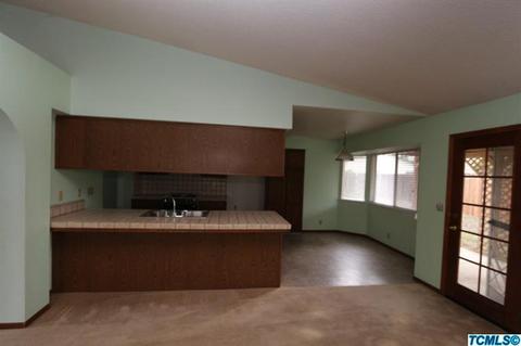 1525 Pine Dr, Lemoore, CA 93245 photo 6