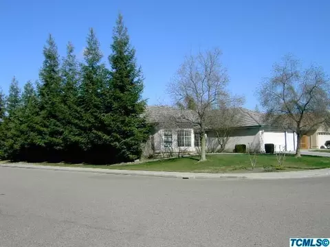 4004 E Stapp Ct, Visalia, CA 93292 photo 4