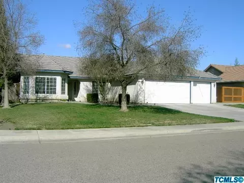 4004 E Stapp Ct, Visalia, CA 93292 photo 2