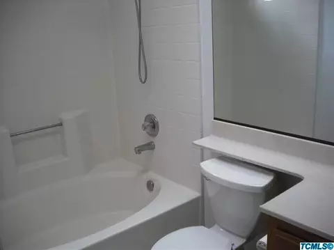 1730 E Vine Ct, Visalia, CA 93292 photo 9