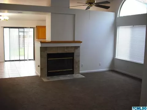 1730 E Vine Ct, Visalia, CA 93292 photo 5