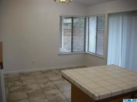 1730 E Vine Ct, Visalia, CA 93292 photo 3