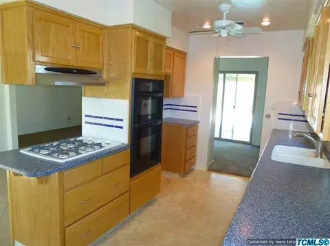 2332 E Howard Ave, Visalia, CA 93292 photo 6