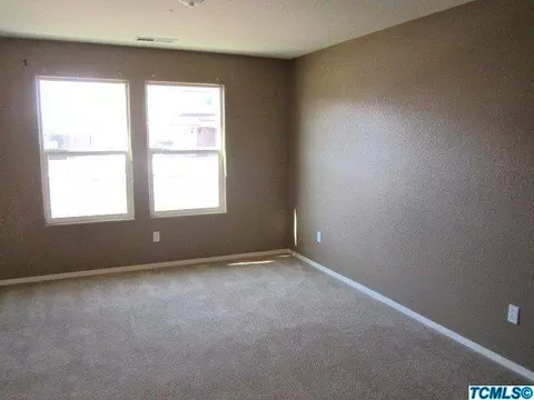 236 S Sol Ct, Visalia, CA 93292 photo 18