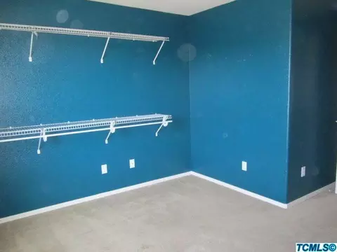 236 S Sol Ct, Visalia, CA 93292 photo 13