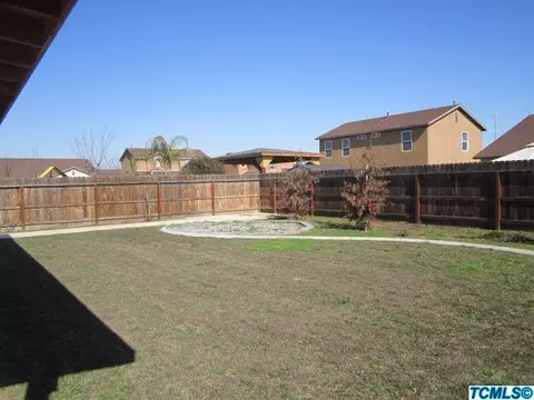 236 S Sol Ct, Visalia, CA 93292 photo 8