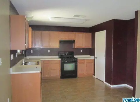 236 S Sol Ct, Visalia, CA 93292 photo 17
