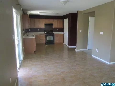 236 S Sol Ct, Visalia, CA 93292 photo 15