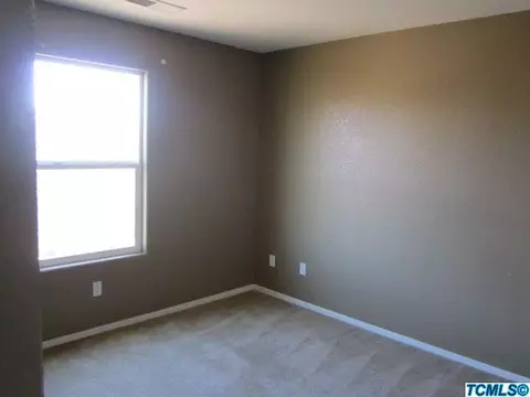 236 S Sol Ct, Visalia, CA 93292 photo 12