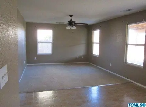 236 S Sol Ct, Visalia, CA 93292 photo 19