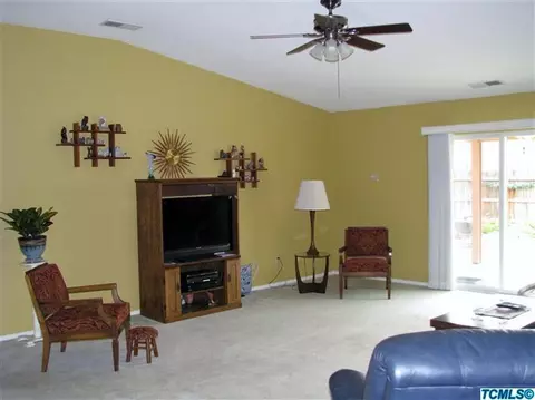 4103 E Hillcrest Ave, Visalia, CA 93292 photo 4