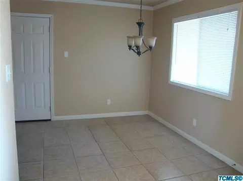 1378 Holste Ave, Pixley, CA 93256 photo 3