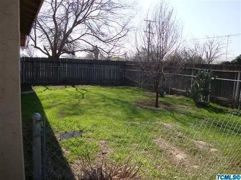 1378 Holste Ave, Pixley, CA 93256 photo 8