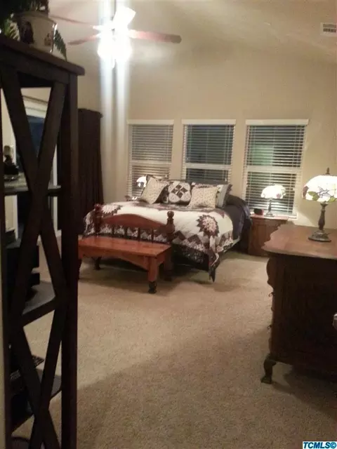 4024 E Vassar Ct, Visalia, CA 93292 photo 9