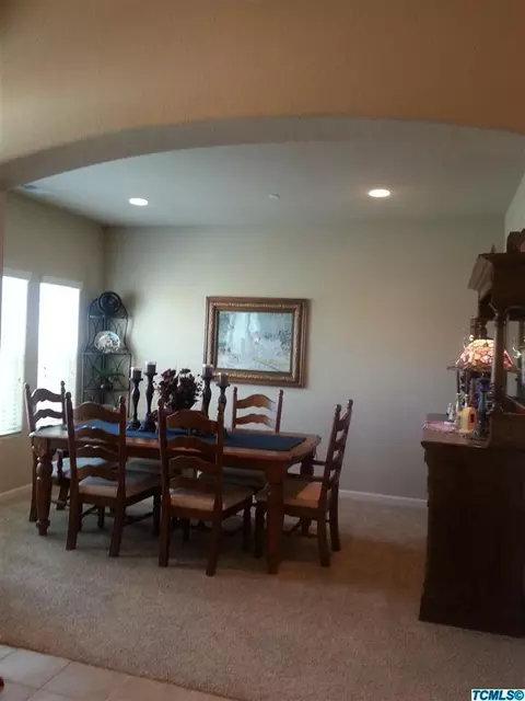4024 E Vassar Ct, Visalia, CA 93292 photo 2