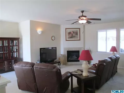 2018 E La Vida Ave, Visalia, CA 93292 photo 3
