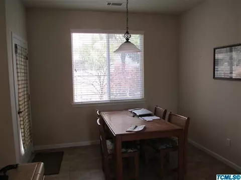 2018 E La Vida Ave, Visalia, CA 93292 photo 9