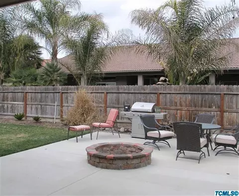 2018 E La Vida Ave, Visalia, CA 93292 photo 17