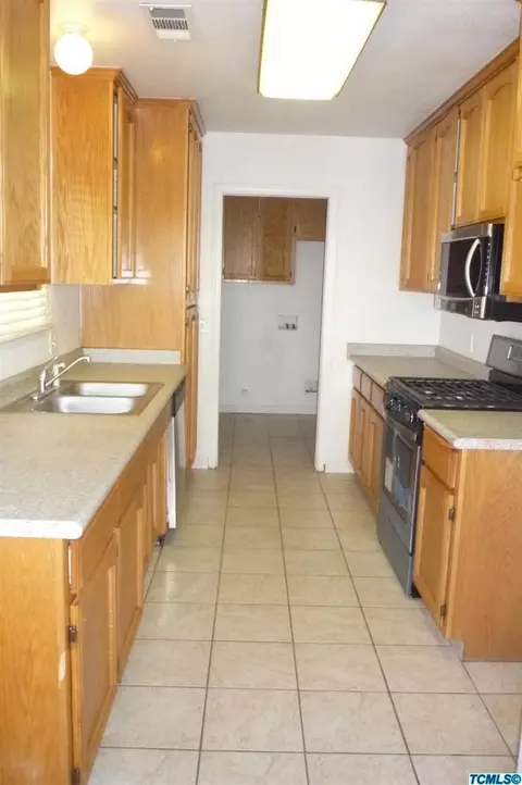 260 E Stanford Ave, Pixley, CA 93256 photo 2