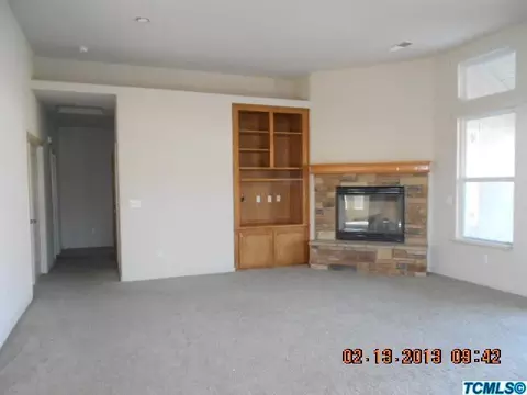 819 S Mckenna Ave, Kerman, CA 93630 photo 4