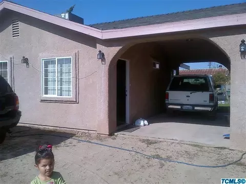 965 E Park Way, Dinuba, CA 93618 photo 1
