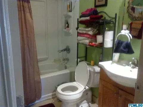 965 E Park Way, Dinuba, CA 93618 photo 3