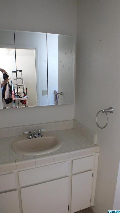 1986 E Olive Way, Dinuba, CA 93618 photo 8