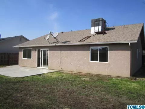 311 E Robin Ave, Visalia, CA 93291 photo 4