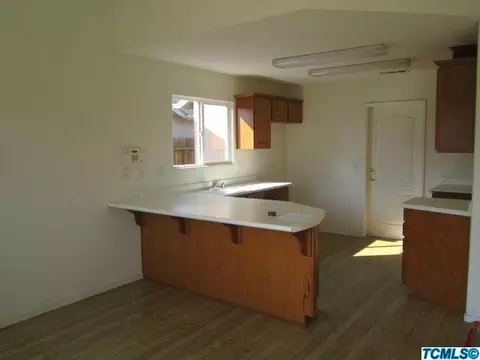 311 E Robin Ave, Visalia, CA 93291 photo 6